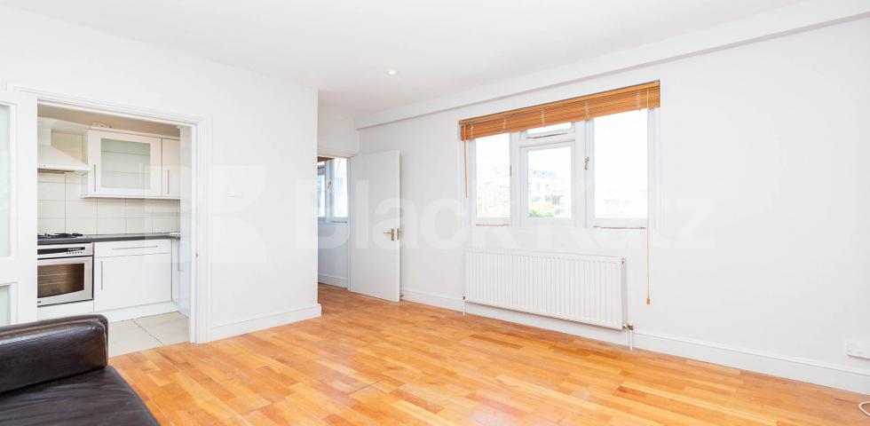 Spacious two bed with a modern kitchen, tiled modern bathroom, mins to tube Fortess Grove, Kentish Town